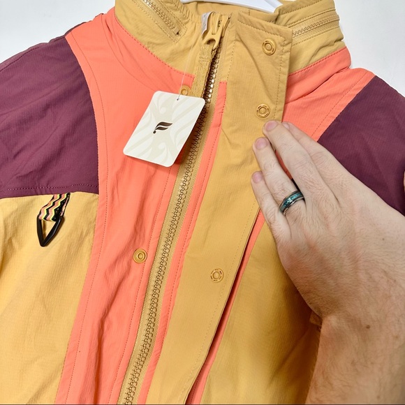 Fabletics The Heights Cargo Hooded Jacket Golden Wheat Multi Sz S NWT - Picture 7 of 14